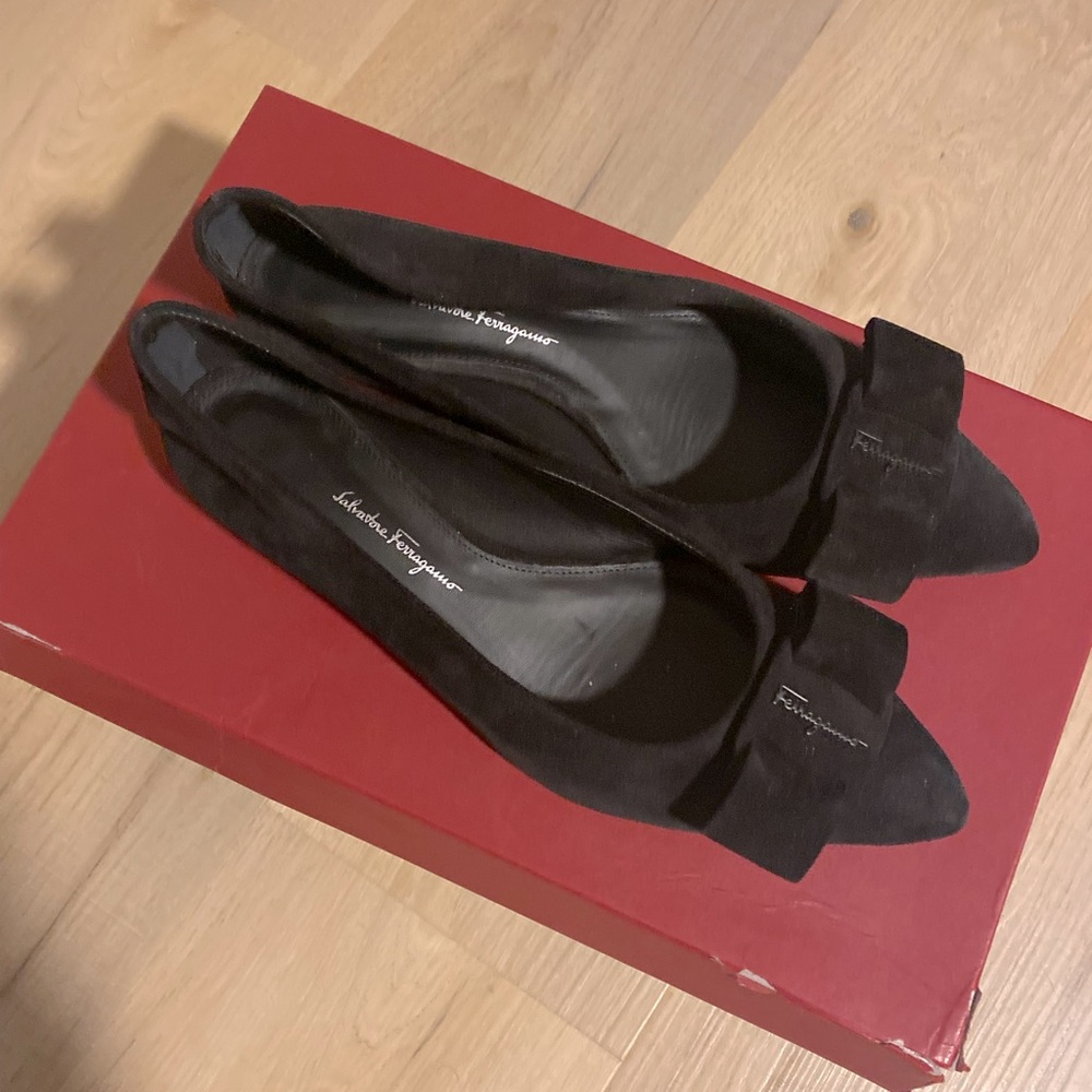 New Salvatore Ferragamo bow flats